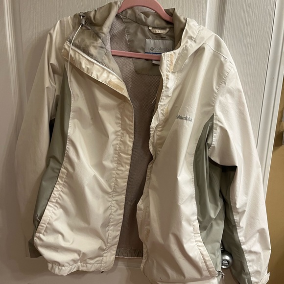 Columbia Jackets & Blazers - Columbia Arcadia II white and gray rain jacket